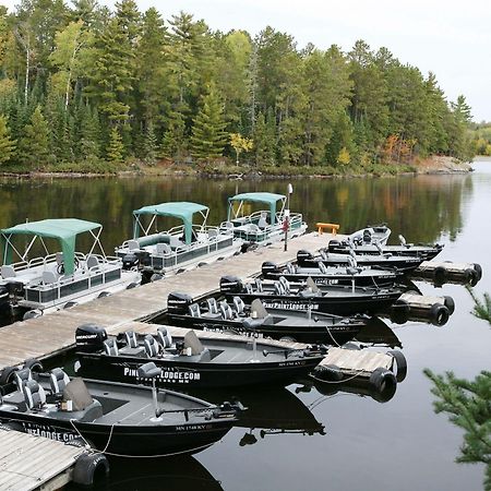 Pine Point Lodge Resort & Motel Crane Lake Exteriör bild