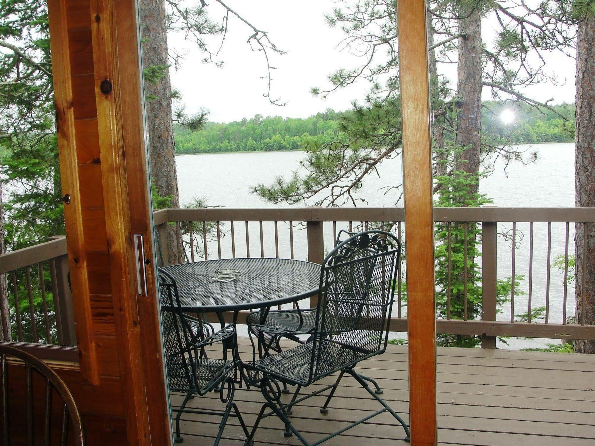 Pine Point Lodge Resort & Motel Crane Lake Exteriör bild
